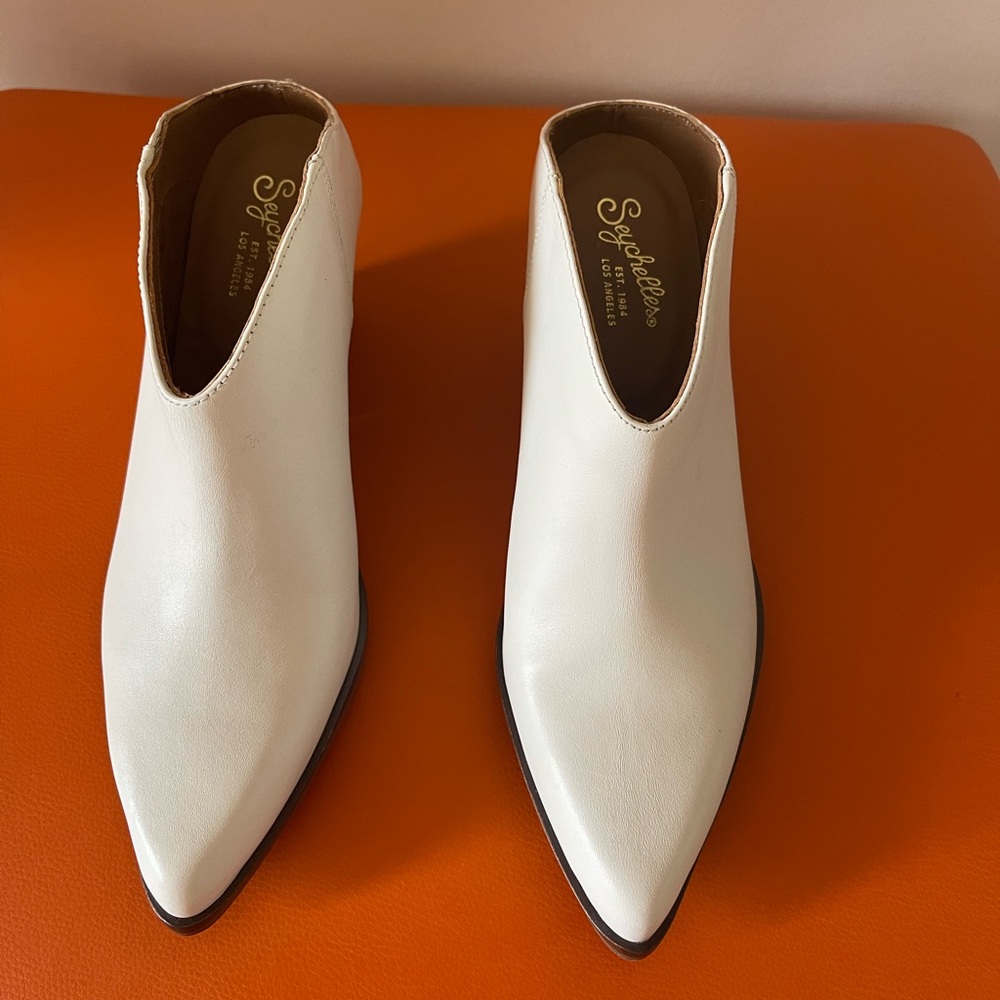 Seychelles White Ankle Booties Sleek Minimalist Design